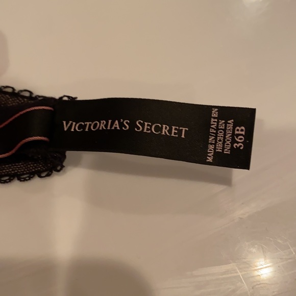 Victoria Secrete Bra 36B - Picture 8 of 8